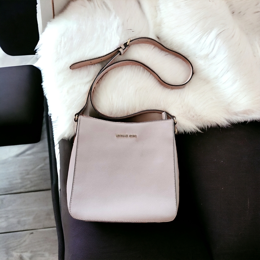 MICHAEL KORS CROSSBODY PURSE